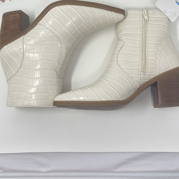 Aqua College Quiana Waterproof Booties Size 8 - Picture 10 of 11